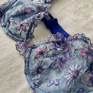NWT Victoria’s Secret Dream Angels Floral Lace Bra